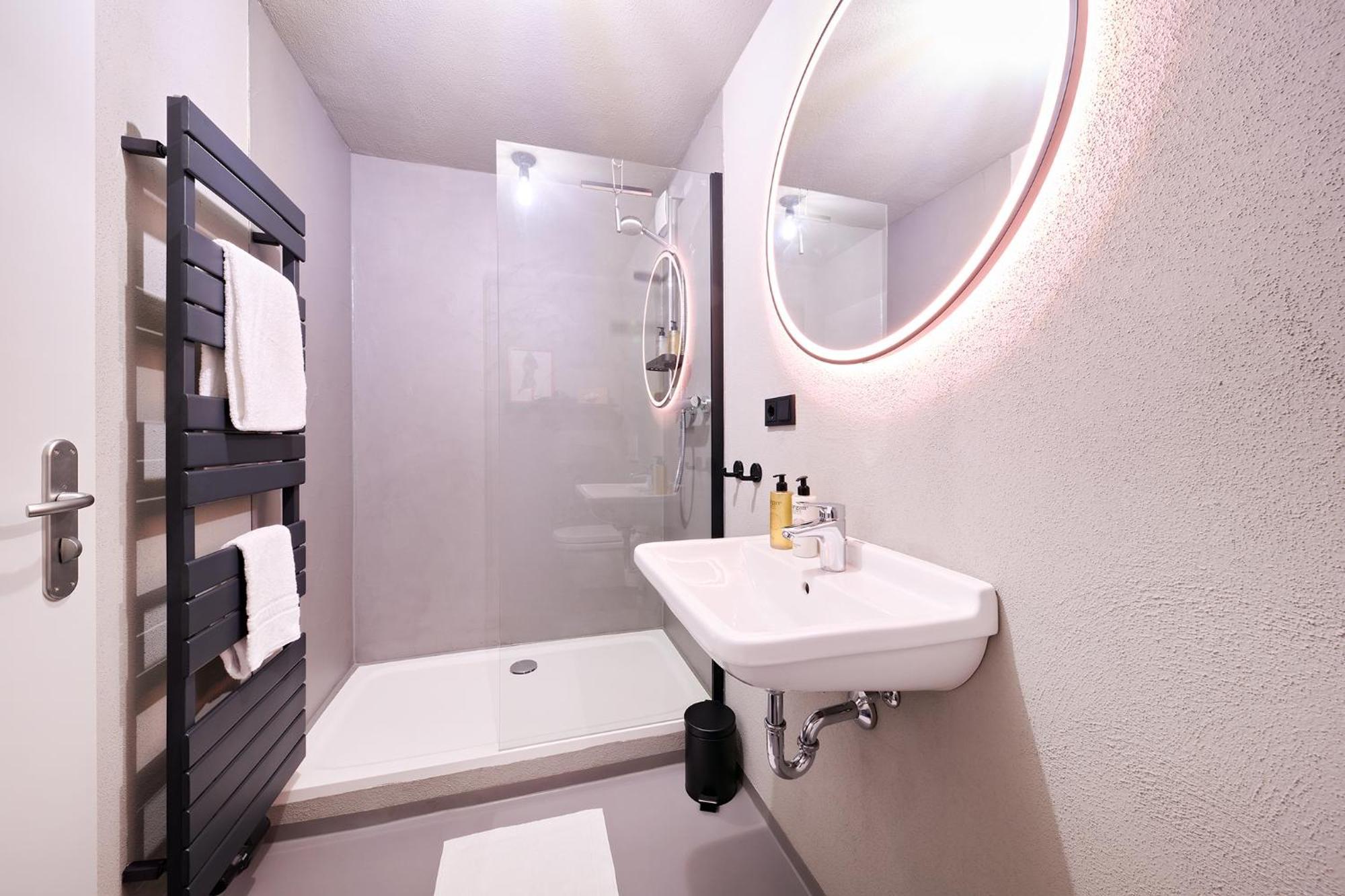 Apartamento Xzllenz Kueche Bad S-Bahn Parken Smart-Tv Wellbeing Neunkirchen am Sand Exterior foto